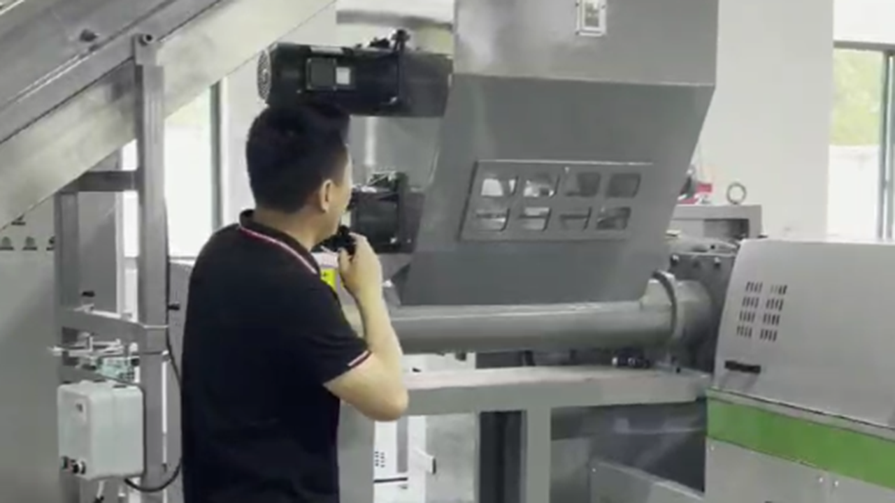 側(cè)向喂料 300液雙模頭 400-500kg